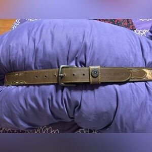 Real tree camo and leather belt in great condition, 2X size